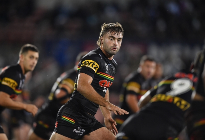 NRL's Panthers re-sign Salmon, Eisenhuth