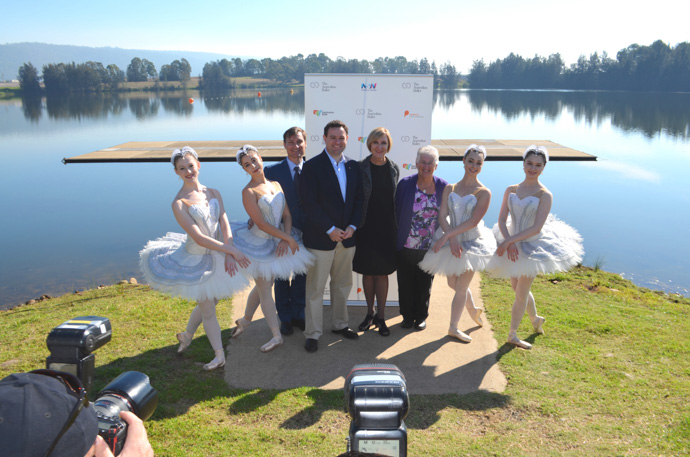 David McAllister, Stuart Ayres, Libby Christie and Councillor Jackie Greenow with Australian Ballet stars. Photo: Dale Drinkwater.