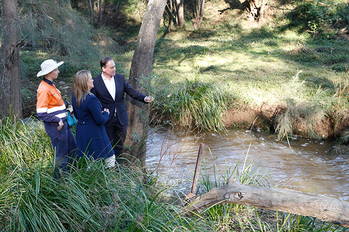 Greg Hunt and Fiona Scott with Green Army members on Wednesday. Photo: Melinda Jane