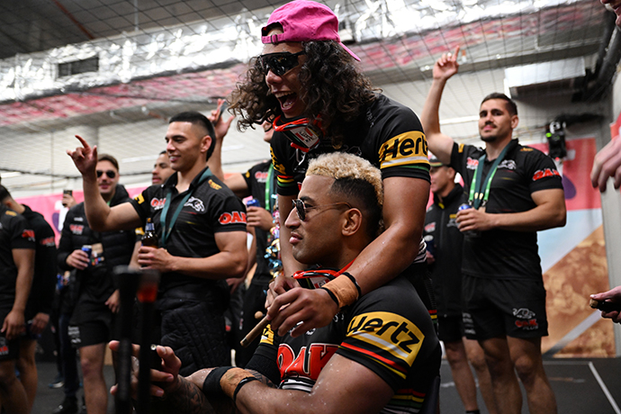 Penrith Panthers Nrl Kids Home Jersey & Shorts 