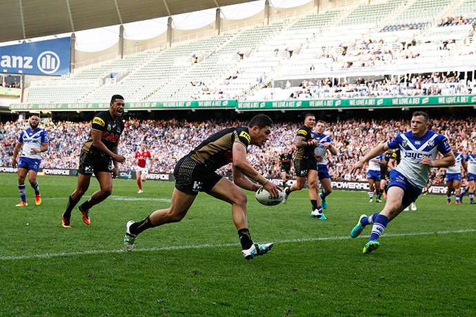 Dallin Watene-Zelezniak scores for Penrith. Photo: Jeff Jambert / Penrith Panthers